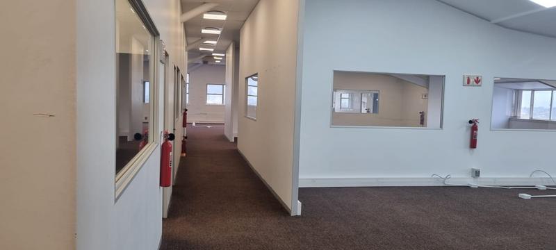To Let Commercial Property for Rent in Mowbray Western Cape